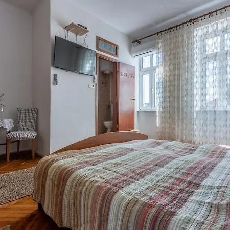 Cico בית הארחה